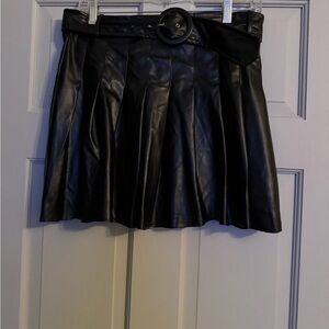 Lost + Wander Black pleated Mini Skirt